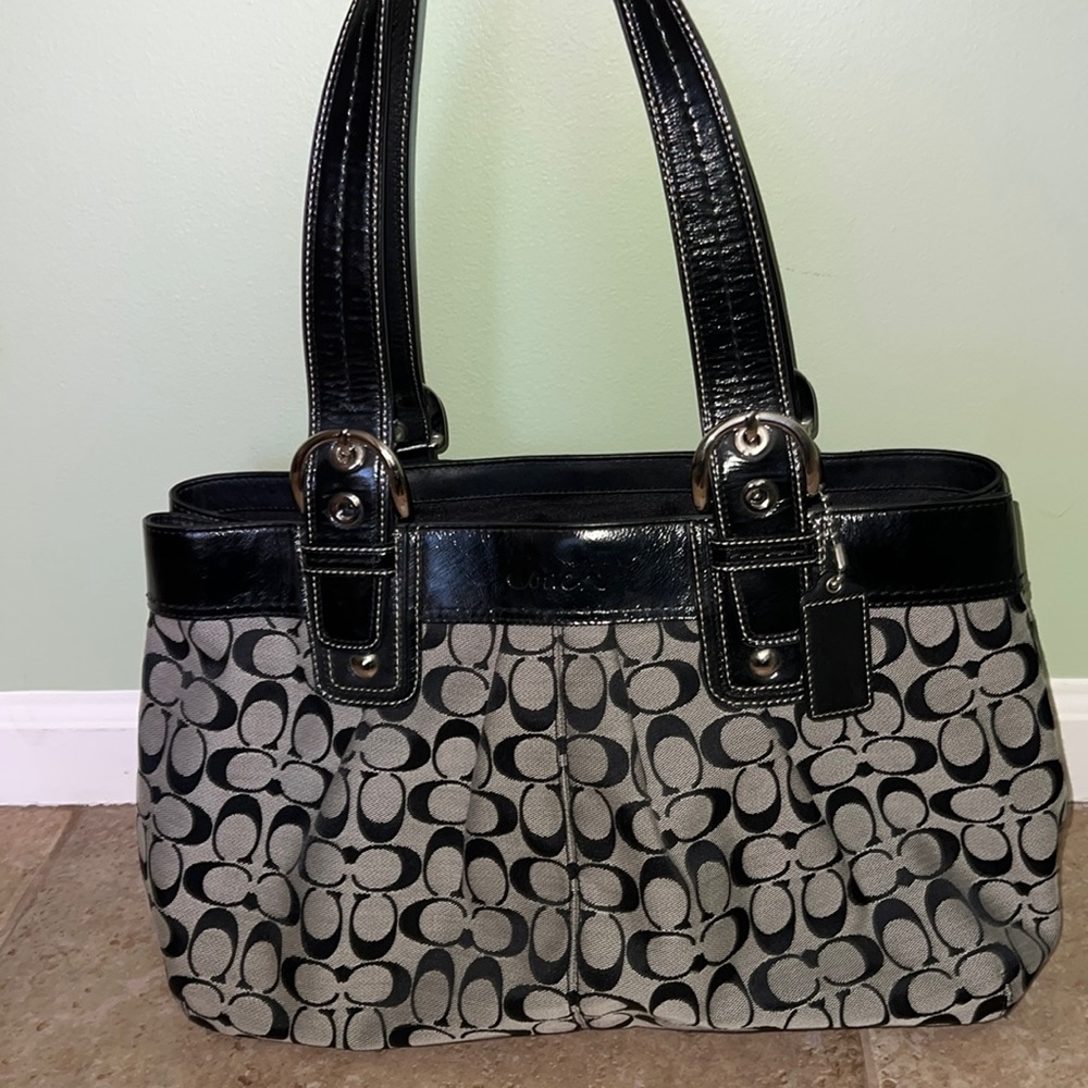 Coach Signature Black Patent Leather Shoulder Bag